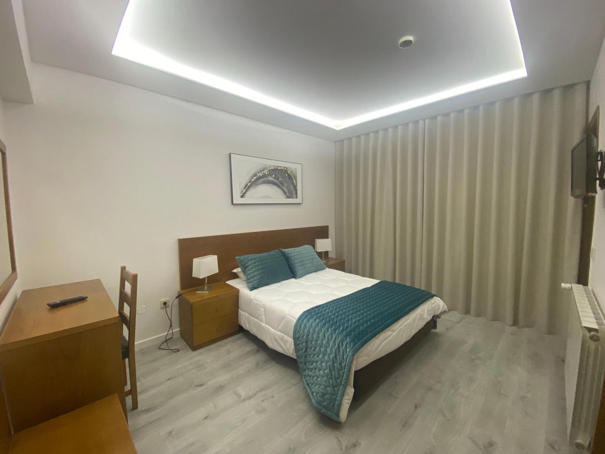 Ze Luis Hotel Chaves Buitenkant foto