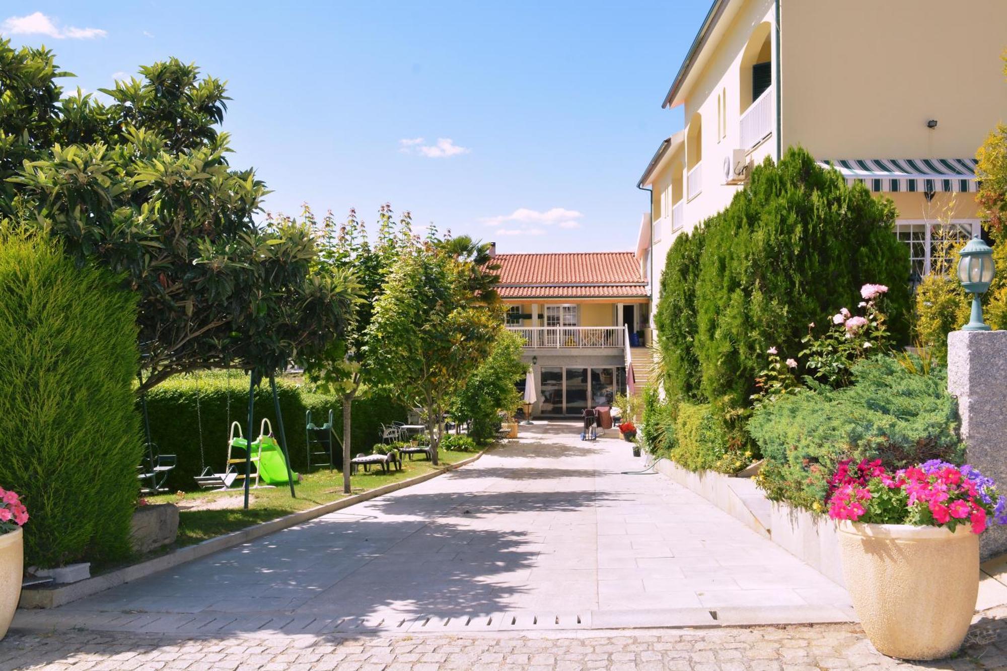 Ze Luis Hotel Chaves Buitenkant foto