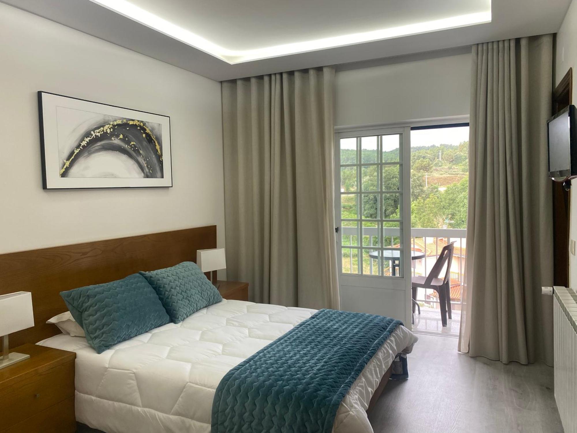 Ze Luis Hotel Chaves Buitenkant foto