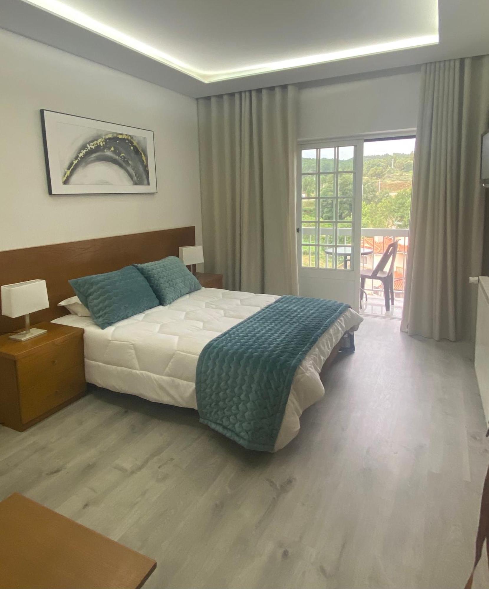 Ze Luis Hotel Chaves Buitenkant foto