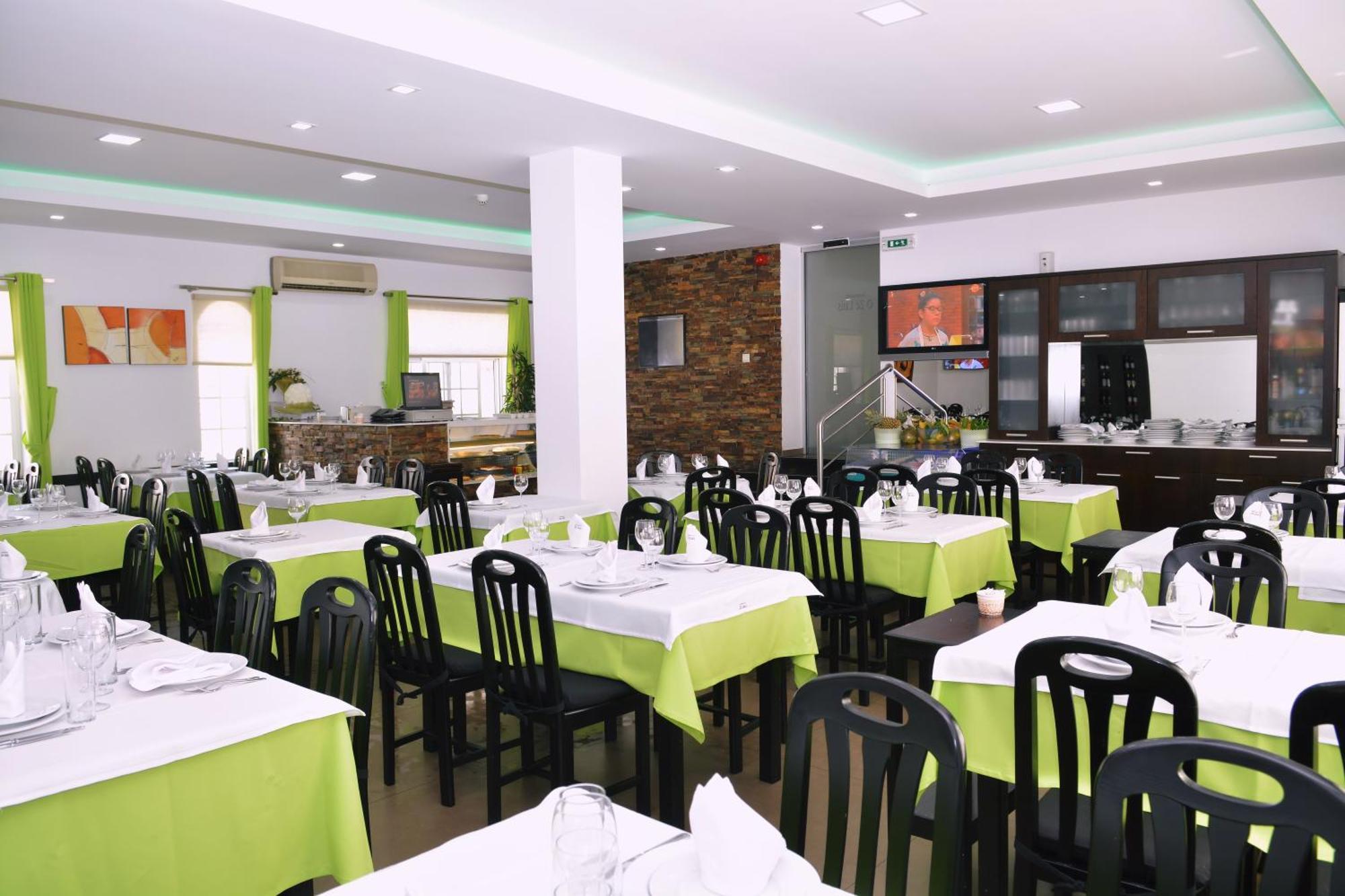 Ze Luis Hotel Chaves Buitenkant foto